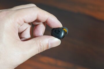 3500円以下から!?　デザインと個性的なサウンド、realmeの完全ワイヤレス2機種を聴く