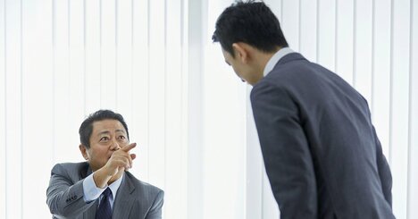 理不尽すぎる！優秀な若手が見放した「細かすぎる上司」…机に置くだけで叱られた意外なもの