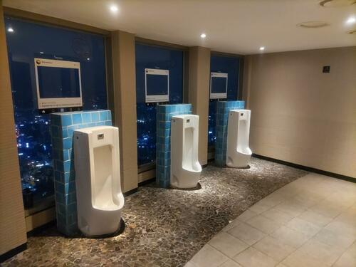 韓国・ソウルタワー内にあるトイレはファンタスティック（提供＝筆者）