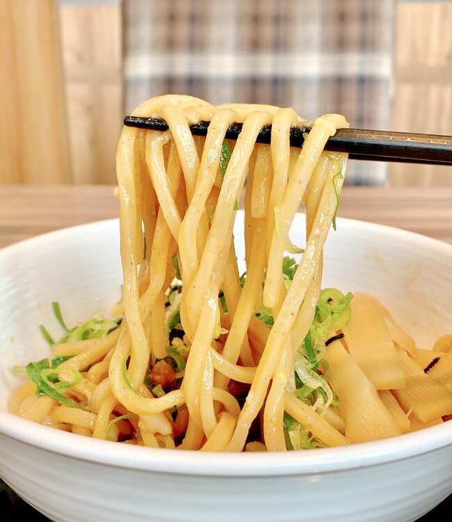 「禁断のW炭水化物」「背徳すぎだろオイ」吉野家の“よくばりセット”1100kcal超えでボリューム感がハンパない！「カロリー度外視の最高なやつ」