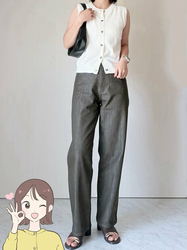 「酷暑の毎日でも心地良い」ユニクロの“着回しワイドパンツ”が美シルエットだと評判です！「個人的にヒット作」「足がめちゃくちゃ長く見えます」《購入レビュー》