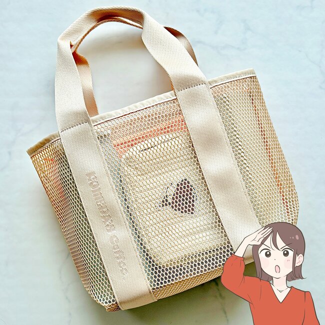 ペットボトルや長財布が入って便利！コメダ珈琲の“めちゃ軽ミニバッグ”が夏のお出かけに手放せない《購入レビュー》