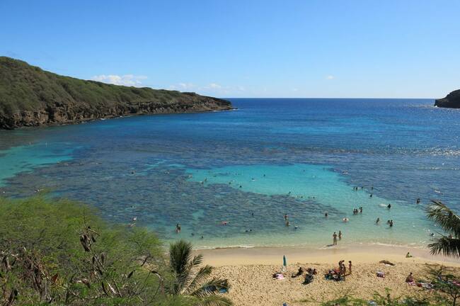 ハワイ・オアフ島「絶景ビーチ10選」パワースポット、かつての王族保養地…