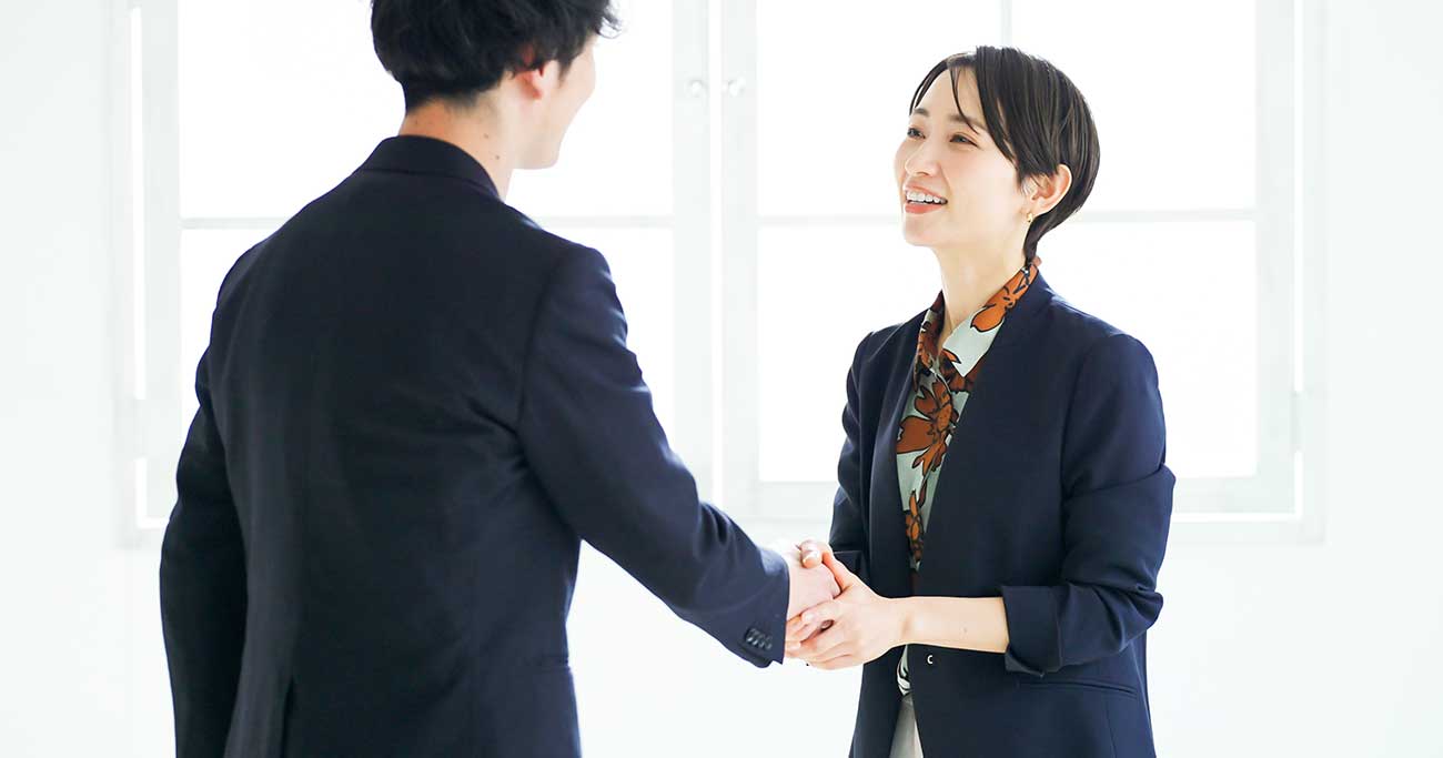 初対面の雑談で、二流は「お仕事は何をされていますか？」と聞く。では一流は？