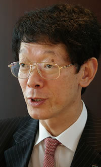 オークワ代表取締役社長兼COO 福西拓也<br />価値商品を開発、売り込むことで<br />1点単価の引き上げを実現する!
