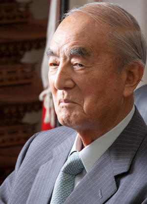 中曽根康弘元首相が示す“混迷政治脱出”への光<br />「政治家諸君、日本人であることの自信を持て!」