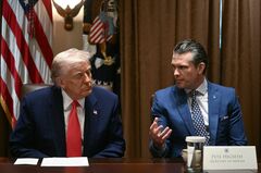 トランプ氏、米国防長官を擁護　新チャット発覚も