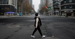 新型肺炎に恐怖する武漢市民、「逃げるも戻るも命がけ」のサバイバル事情