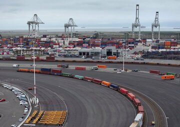 米、対中関税引き下げを検討　緊張緩和へ