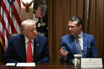 トランプ氏、米国防長官を擁護　新チャット発覚も