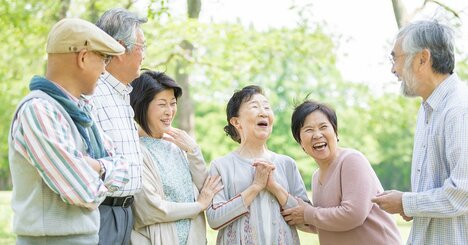 「友だちが多い高齢者」と「孤独な高齢者」…人生の幸福度を分けるシンプルな習慣とは？