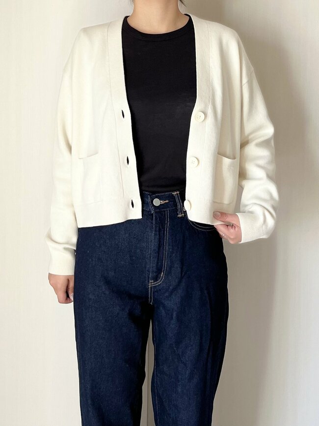 「ニットは全部これにしたい」「本当に可愛くて感動」ユニクロの“ゆったりカーディガン”さっと羽織るだけでカワイイ！「家族にも褒められました」