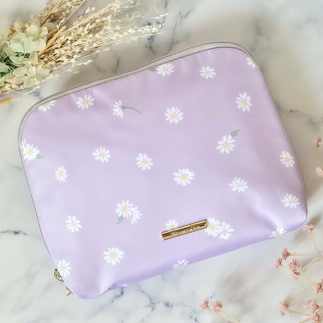 お薬や手帳がまるっと入る…！アフタヌーンティー“仕切り付きポーチ”小物がスッキリまとめられて嬉しい！