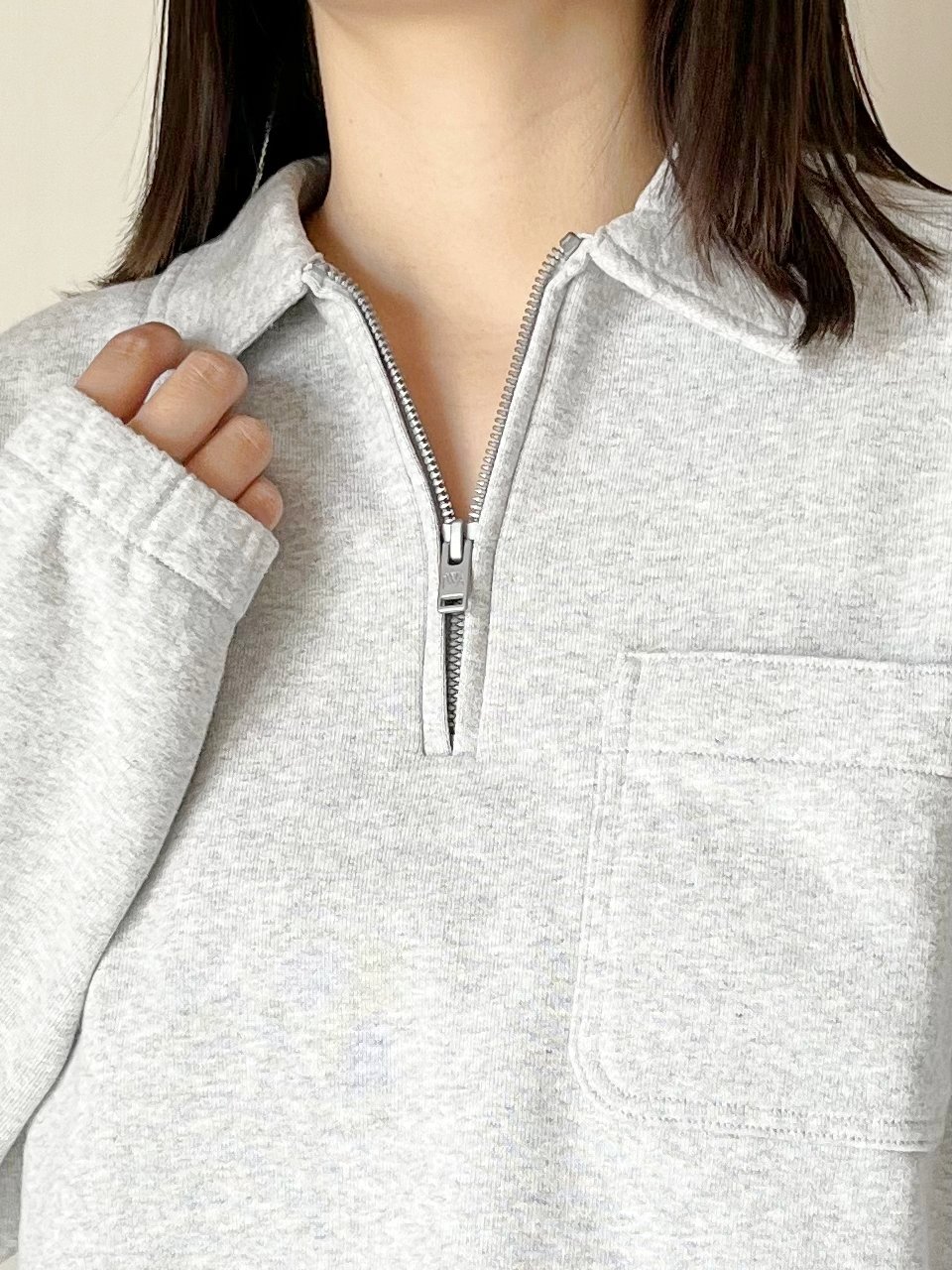 「形がかわいくて好き」ユニクロ×JWAの“楽ちんトップス”たっぷり着回せてコスパ抜群です！「シルエット最高」「大活躍まちがいなし！」