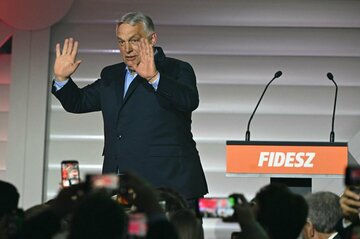 ハンガリー総選挙、首相が敗北宣言　政権交代へ