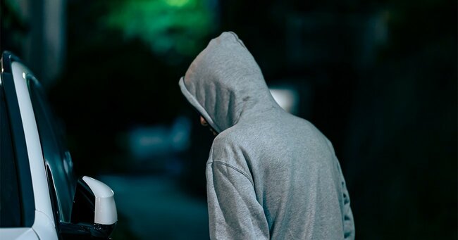 【元警察官が教える最新盗難事情】まるで自分の車のように鍵をかけて、持ち去る…車泥棒の最新手口とは?