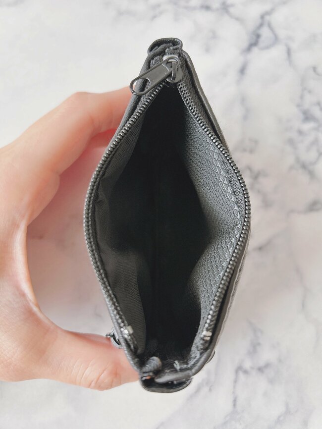 さすがに110円は破格すぎる！ダイソーで見つけた「本革のミニ財布」カードが10枚も入るし、使い勝手バツグンなんです！