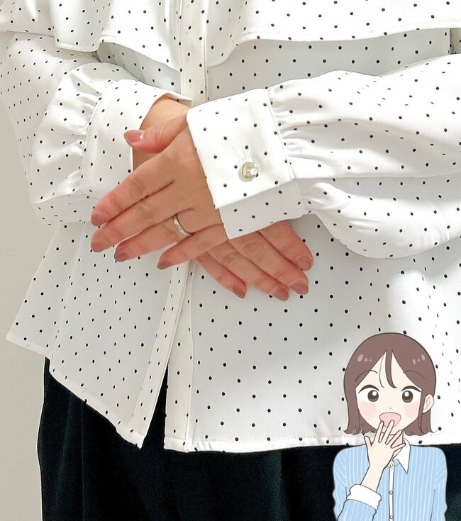 後ろ姿までかわいすぎる…！ハニーズの“ふんわりトップス”サッと羽織るだけで華やかなんです！「発売されてすぐ買いました」「前後どちらから見ても可愛い」