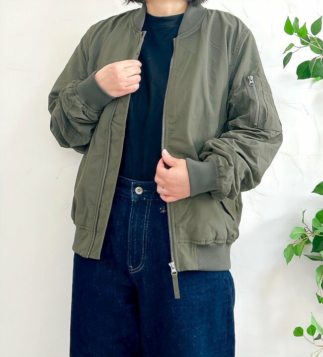 「4着買いました」ユニクロの“着回しトップス”サッと羽織るだけでカワイイ！「スッキリ着られて楽」「着心地が大満足です」