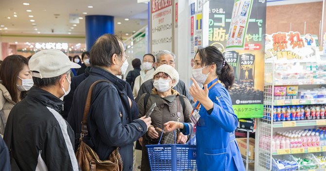 マスクを求める人