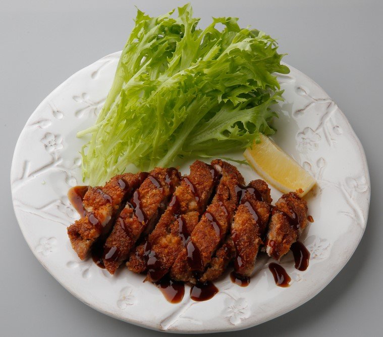 【初心者のための簡単＆時短レシピ】材料費150円で作れる揚げないトンカツ！