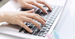 「お世話になっております」を省略するのはアリ?感じのいい人がメール・チャットでひそかにやっていること〈見逃し配信〉