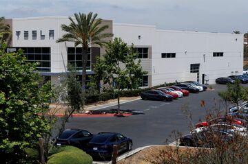米テスラ、1対3の株式分割を計画