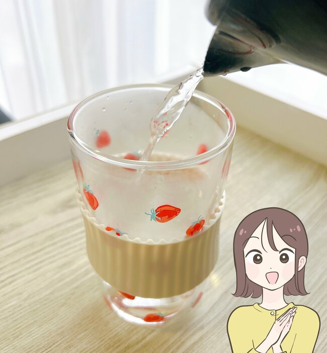 アフタヌーンティーで見つけた「いちごタンブラー」が買って大正解…！レトロ可愛いし、飲み物が冷めにくいんです！
