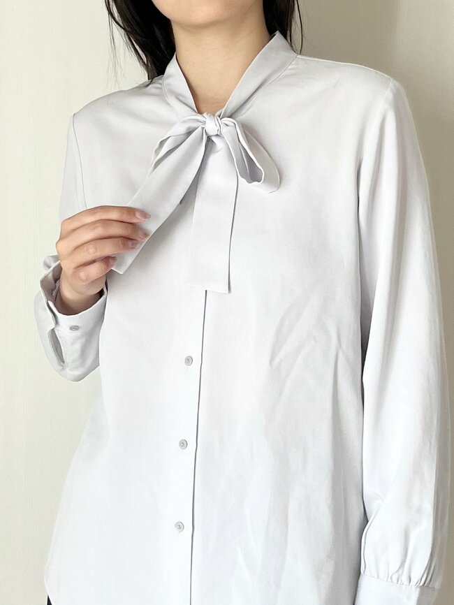 「色違いで2着購入しました」ユニクロの“大人かわいいトップス”たっぷり着回せてコスパ抜群!「着痩せ効果も期待できます」「いい買い物ができました!」