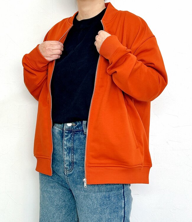 「とても着やすく即リピ」ワークマンの“毛玉になりにくいスウェット”が1900円とは思えない着心地!「安くておしゃれ」「羽織る上着として最高です」