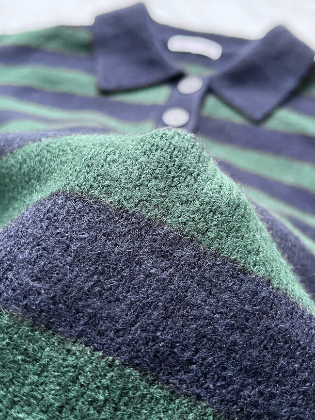 2490円→1990円に値下げ中!GUの“もちもちニット”肌ざわりが気持ちいいし、パンツコーデで大活躍!「甘すぎないデザイン」「これを着ていると好評です」