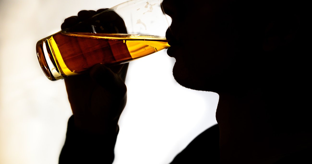 探偵飲み会のクセモノ仲間を紹介!職質必至の奇抜服、超肉体派、ドローン調査…