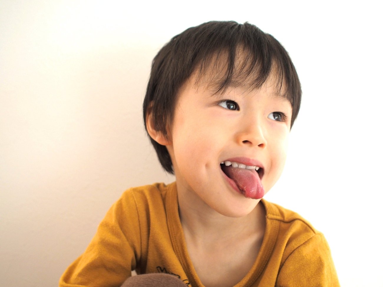 「うんち！ おしっこ！」と叫ぶわが子。叱る前に知っておきたい、その行動の意味