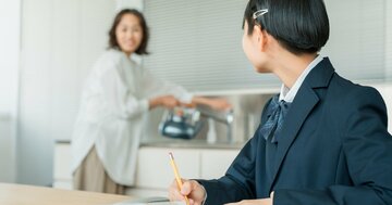「それ取って」は危険サイン…子どもの言語化力を下げる親子の会話　ワースト1