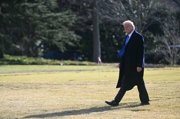 トランプ氏、「政府効率化省」スタッフ復職を支持　人種差別的投稿で辞任