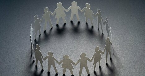 スクープ記者が新興宗教主催の「お見合いパーティー」に潜入！ 女性信者からの“意外な”質問