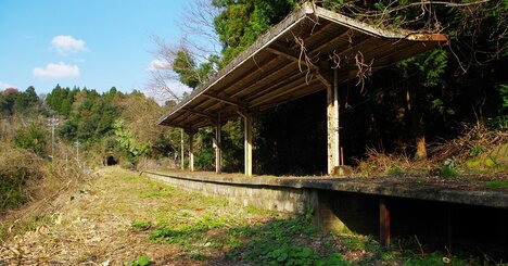 「ドボドボまで340メートル」廃線・のと鉄道跡で見た“奇妙の看板”、その意味とは？
