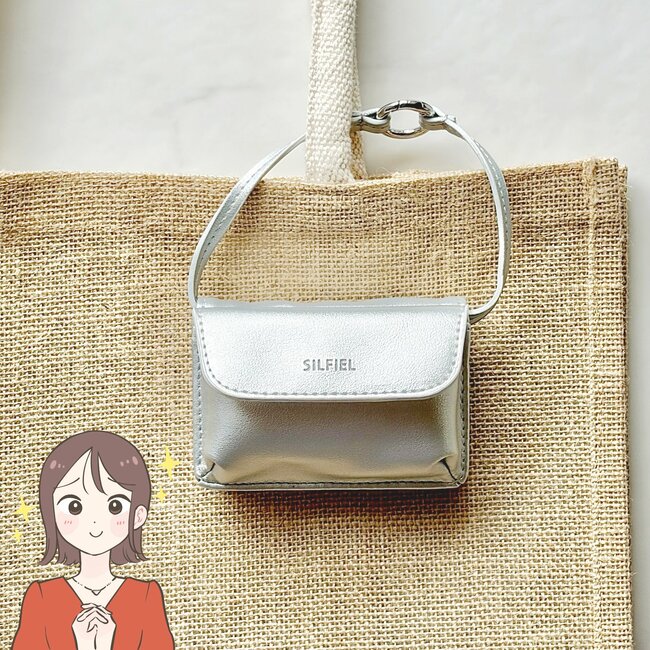 カードや診察券が30枚入った!しまむらの「お財布がいらないミニショルダー」お金やカード、カギをまとめて収納できて天才!