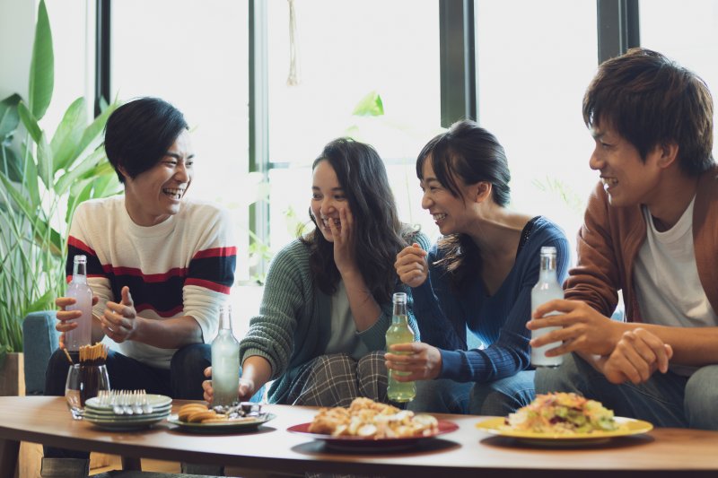 コミュ力の高い人は「空気の読めない人にトークを邪魔されたとき」にどう対処する?