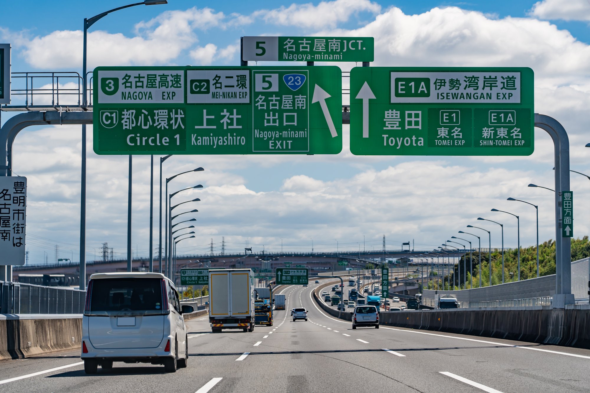 高速道路の通行料金で「損する人」と「安く抑えられる人」、明暗を分ける“習慣”の違い
