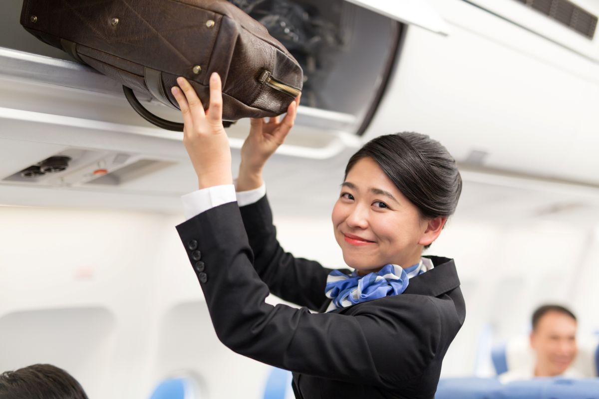 ANAが注意喚起したNG行為とは？「CAに負担」「他の客に迷惑」の声も【機内マナーを考えよう】