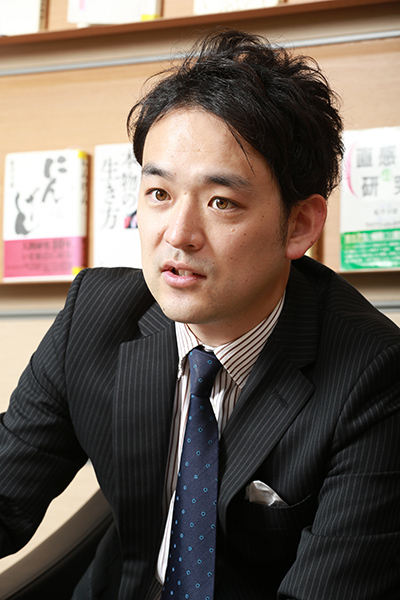 顧客に選ばれる弁護士は<br />「2つの軸」で商品を差別化する
