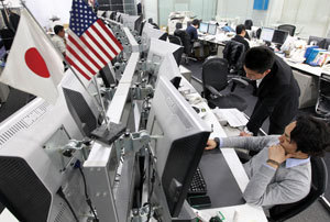 株価下落で円高の“特異現象”<br />投機勢も恐れなす相場乱高下