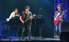 米バンドのジャーニーが内輪もめ、政治イベントでの楽曲使用で
