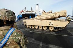 米、ウクライナへの戦車「エイブラムス」供与に傾く