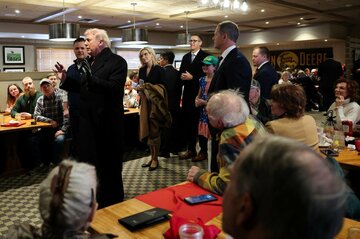 トランプ氏、アイオワ州を訪問　苦しむ農家への支援を強調