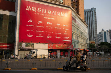 米の関税攻撃、中国経済に重くのしかかる