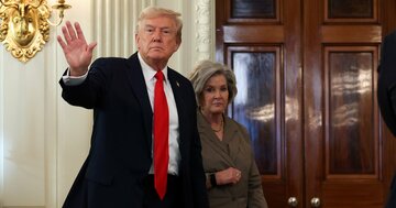 米首席補佐官、インタビュー記事騒動後も続投の理由