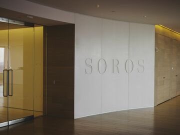 ソロス氏を継いだ37歳息子の素顔
