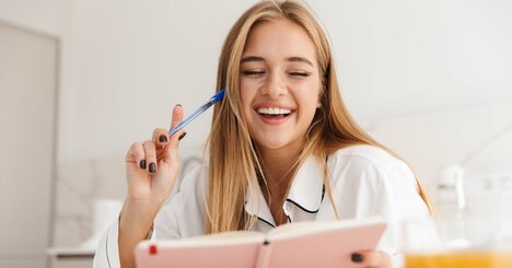 【書くだけで人生が変わる】頭のいい人の「1分ノート術」とは？